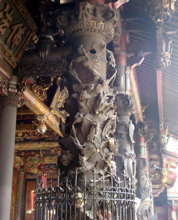 臺(tái)北艋舺龍山寺 ，又稱萬(wàn)年寺